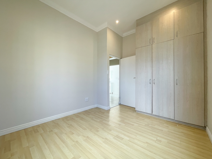 To Let 2 Bedroom Property for Rent in Wynberg Upper Western Cape